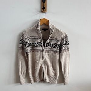 Cozy Beige Patterned Zip-Up Hoodie